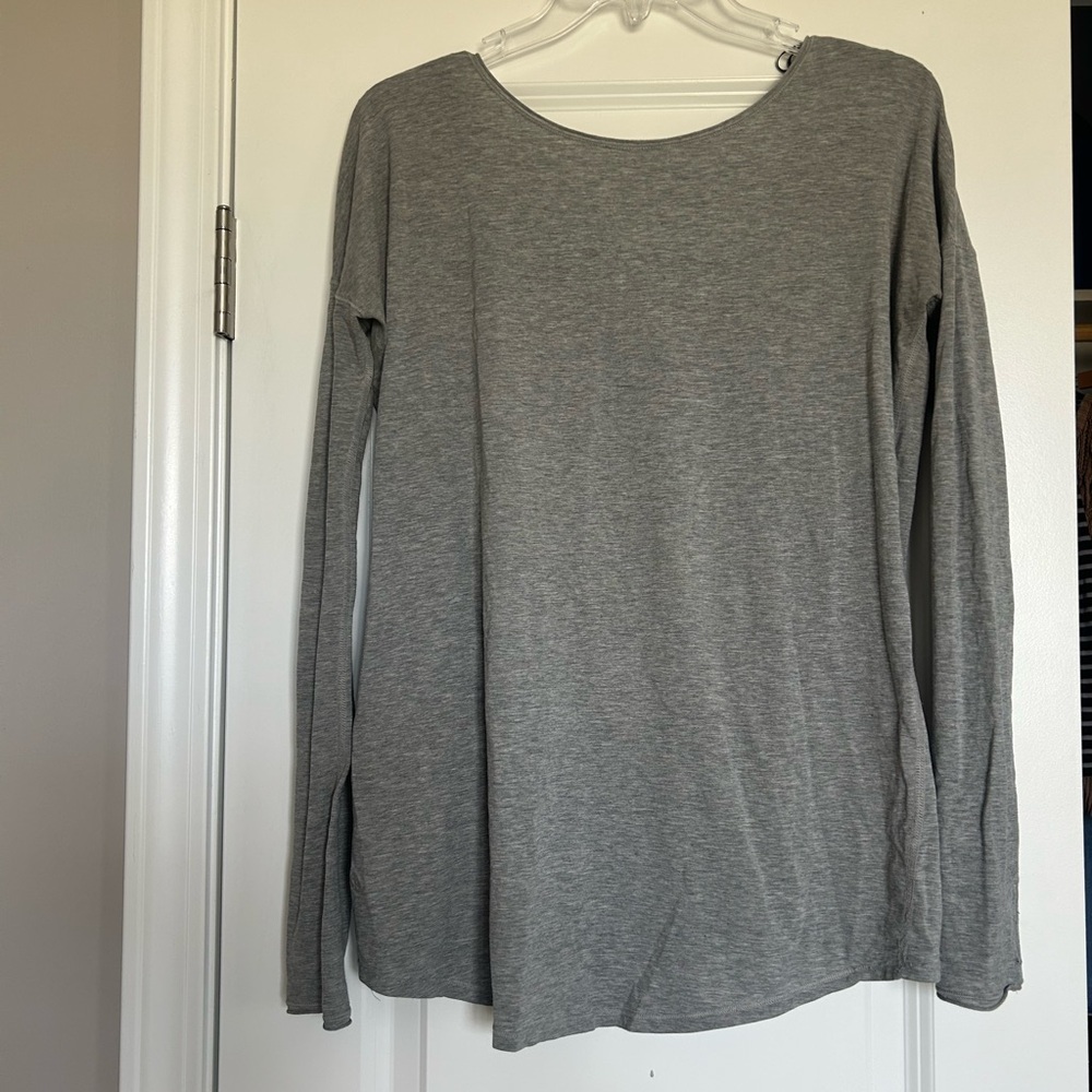 Lululemon Long Sleeve Gray Top